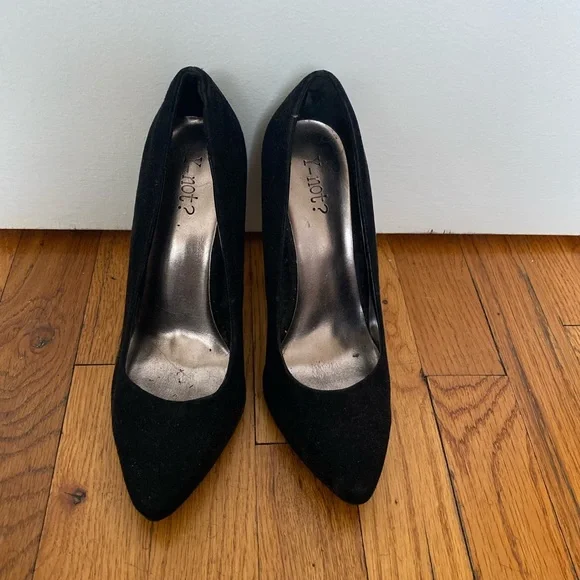 Black Stiletto Heels - Picture 2 of 5